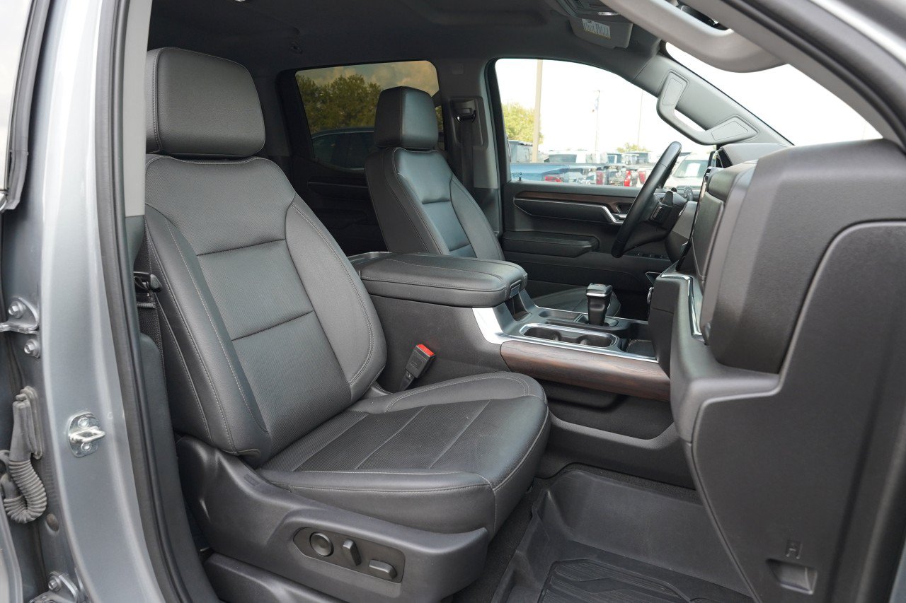 Used 2023 GMC Sierra 1500 SLT AWD/4WD image 25