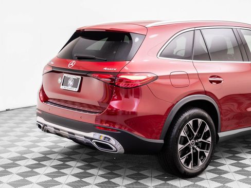 Used 2025 Mercedes-Benz GLC 350e 4MATIC image 34