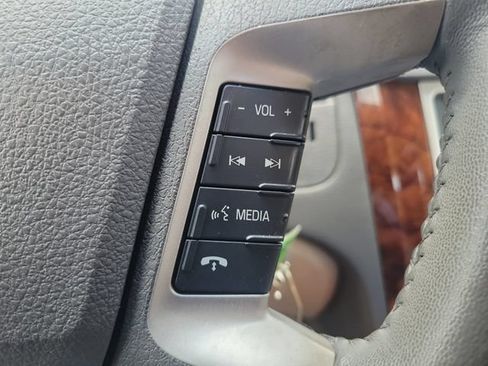 Used 2010 Ford Fusion SEL FWD image 19