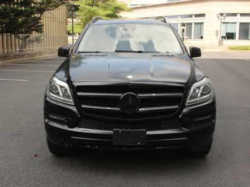 Used 2016 Mercedes-Benz GL 320 BlueTEC 4MATIC w/ Premium I Package image 3