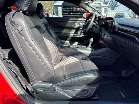 Used 2024 Ford Mustang Premium image 8