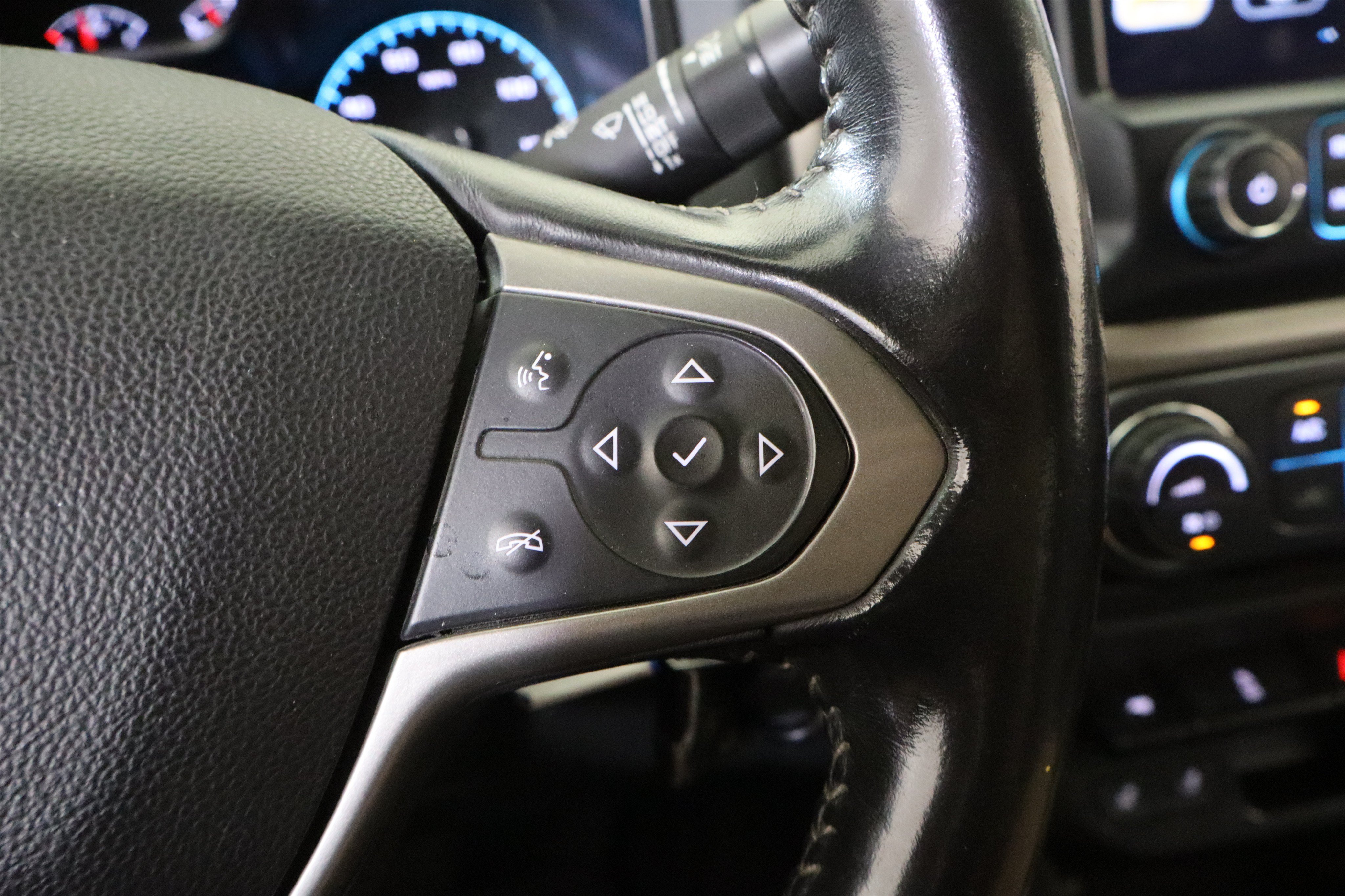 Used 2018 Chevrolet Colorado Z71 AWD/4WD image 28