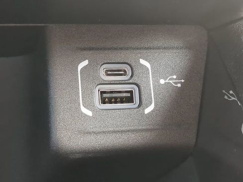 New 2026 Jeep Compass Latitude image 24