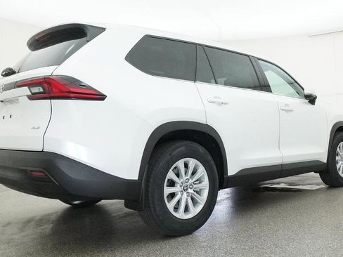 New 2026 Toyota Grand Highlander FWD image 10