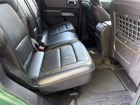 Used 2023 Ford Bronco Badlands image 16