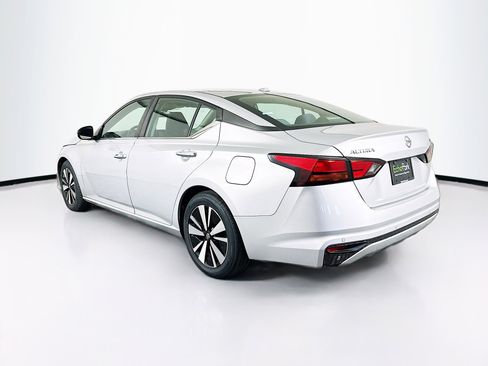 Used 2021 Nissan Altima 2.5 SV image 5