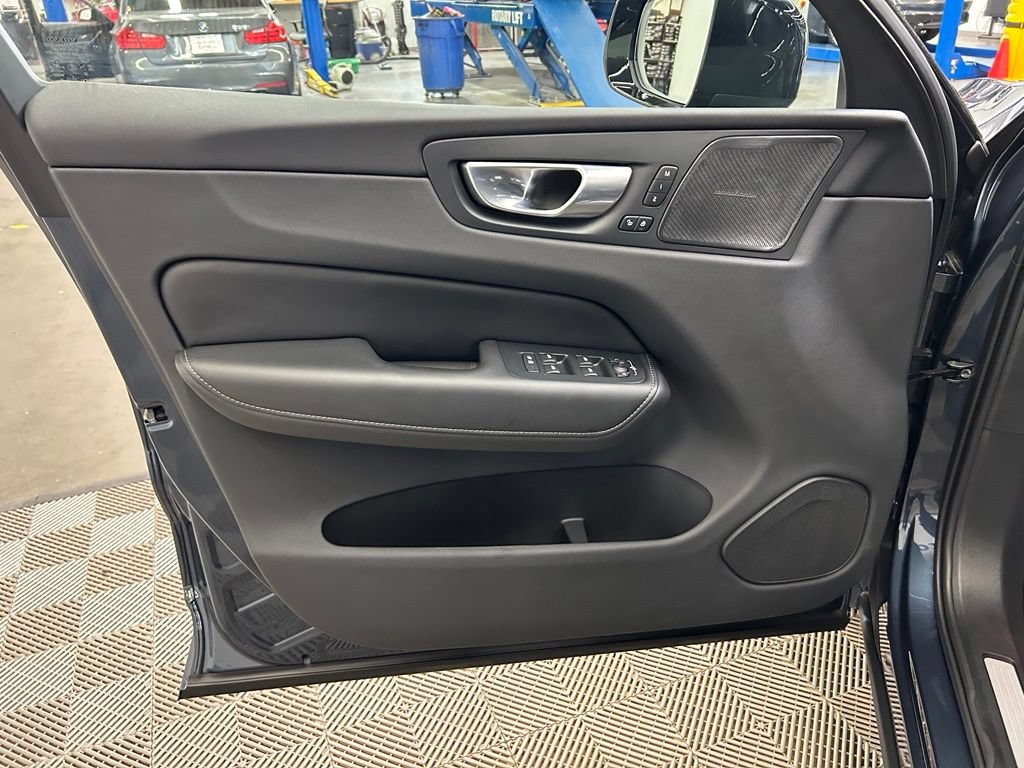 Used 2024 Volvo XC60 B5 Ultimate AWD/4WD image 21