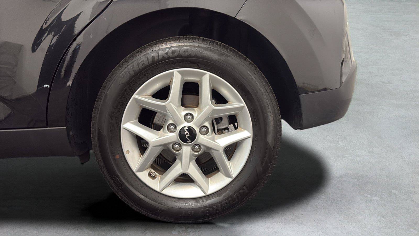 Used 2025 Kia Soul LX w/ LX Technology Package FWD image 25