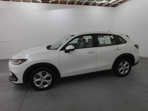 Used 2025 Honda HR-V LX image 8