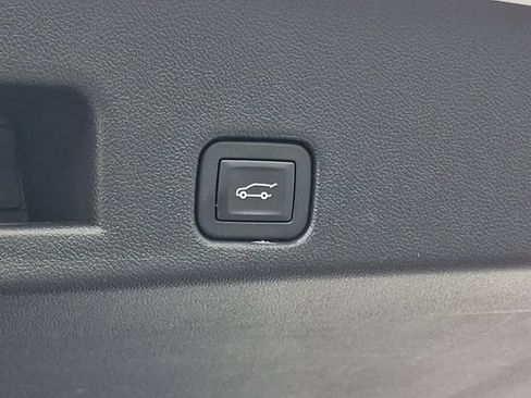 Used 2026 GMC Acadia Elevation w/ Elevation Premium Package AWD/4WD image 29