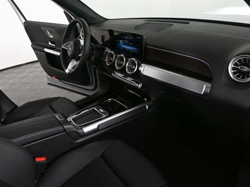 New 2026 Mercedes-Benz GLB 250 image 24
