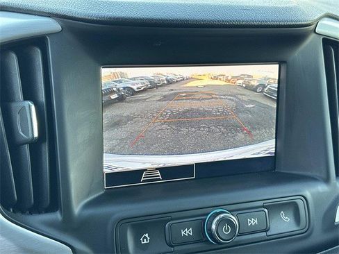 Used 2024 GMC Terrain SLE image 23