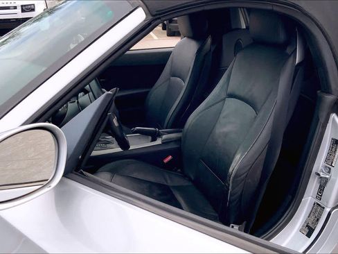 Used 2004 BMW Z4 2.5i image 5