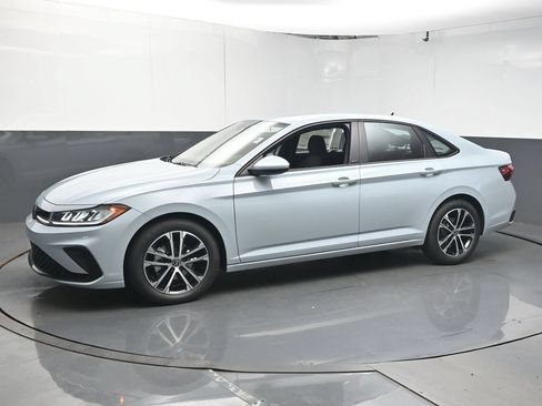Used 2026 Volkswagen Jetta Sport FWD image 4