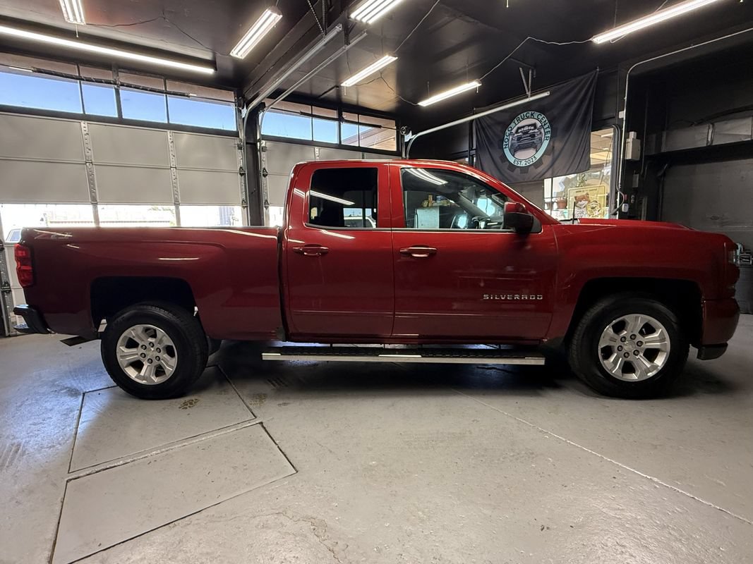 Used 2018 Chevrolet Silverado 1500 LT w/ All Star Edition AWD/4WD image 4