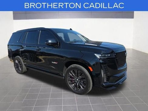 Used 2024 Cadillac Escalade V w/ LPO, ONYX Package AWD/4WD image 4