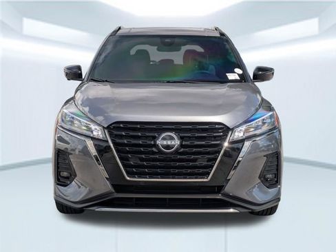 Used 2023 Nissan Kicks SR w/ SR Premium Package FWD image 10