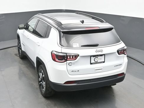 Used 2022 Jeep Compass Limited w/ Sun and Sound Group image 41