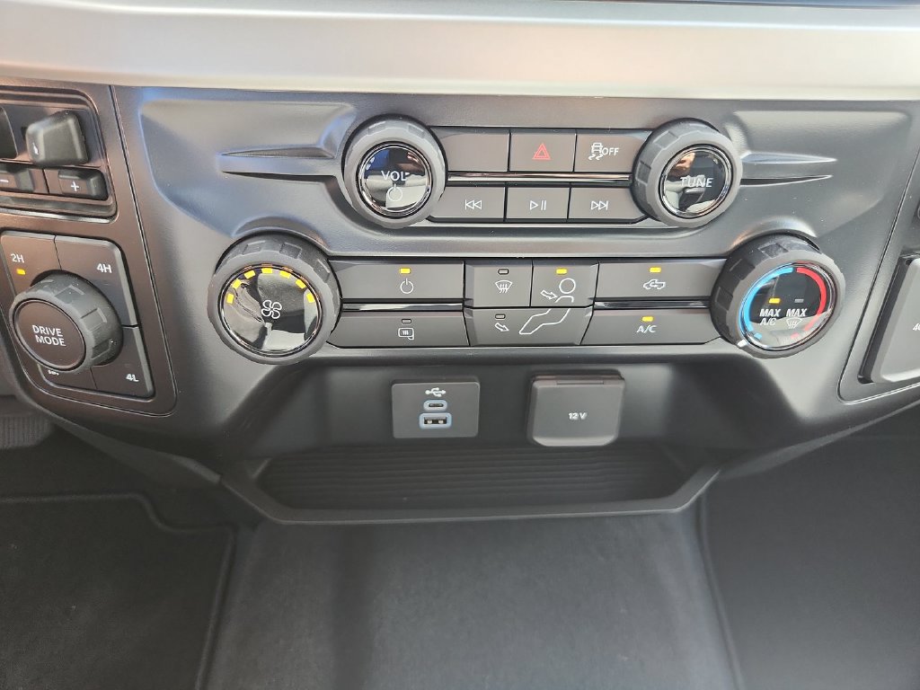 New 2027 Ford F250 XLT w/ FX4 Off-Road Package AWD/4WD image 22