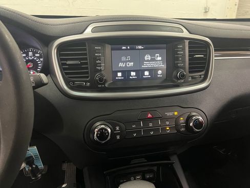 Used 2020 Kia Sorento L image 22