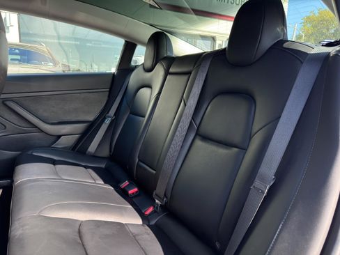 Used 2019 Tesla Model 3 Mid Range image 20