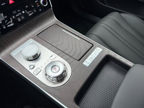 New 2025 Genesis G80 2.5T Advanced image 28