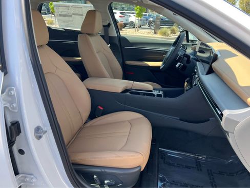 New 2026 Hyundai Sonata Limited FWD image 17