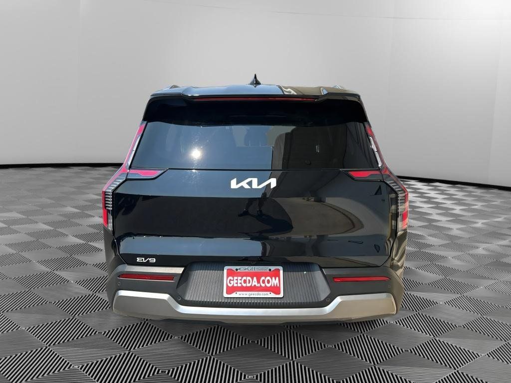 Certified 2026 Kia EV9 Wind AWD/4WD image 6