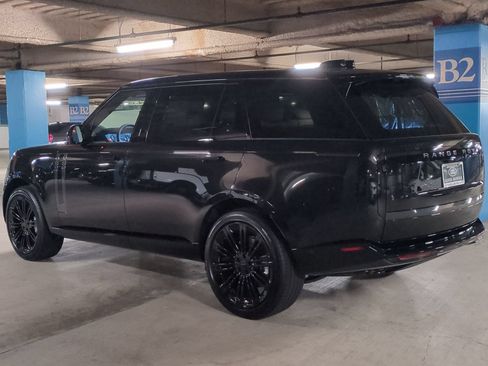 New 2026 Land Rover Range Rover Long Wheelbase SE AWD/4WD image 3
