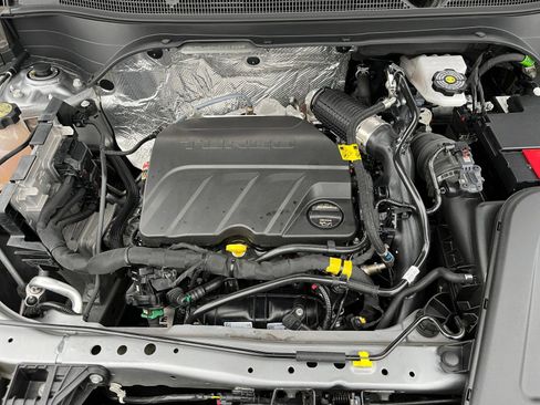 Used 2025 Chevrolet Trax LT image 31