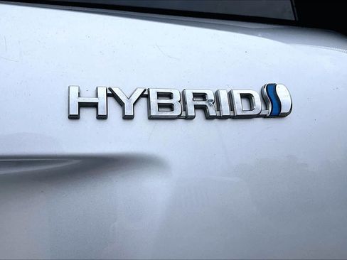 Used 2016 Toyota Prius Two image 10