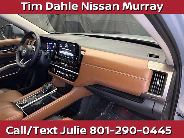 Used 2024 Nissan Pathfinder Platinum w/ Cargo Package AWD/4WD image 17