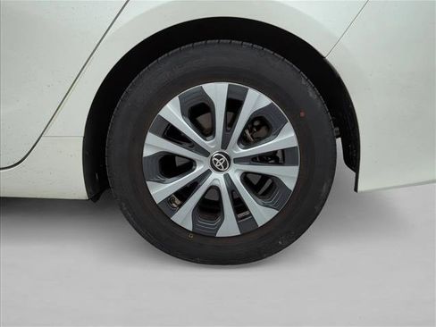 Certified 2020 Toyota Prius Prime LE image 9