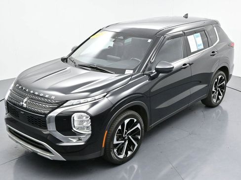 Used 2022 Mitsubishi Outlander SE image 37