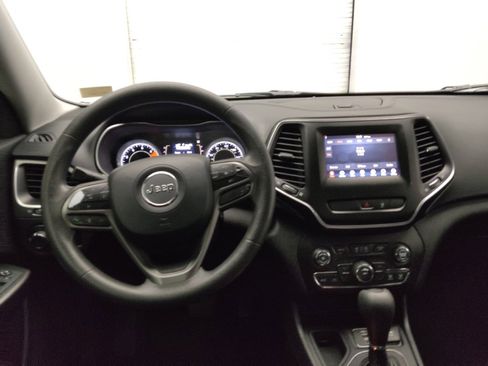 Used 2021 Jeep Cherokee Latitude FWD image 22