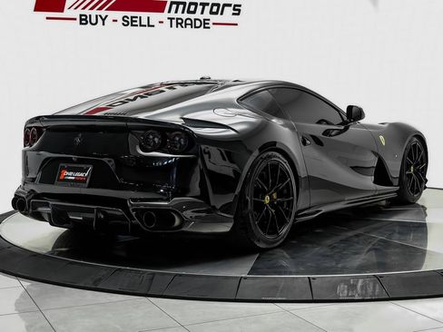 Used 2019 Ferrari 812 Superfast RWD image 8