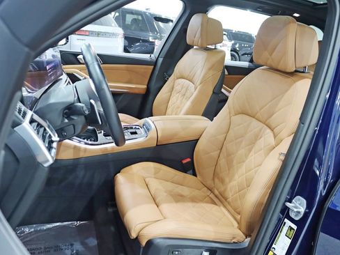 Used 2025 BMW X5 xDrive50e w/ M Sport Package image 31