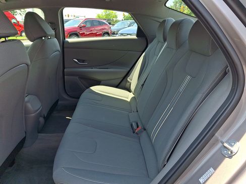 Certified 2023 Hyundai Elantra SEL w/ Preferred Accessory Package FWD image 10