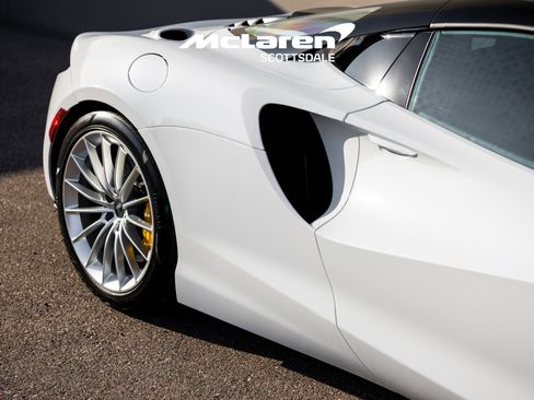 Used 2025 McLaren Artura Spider image 46