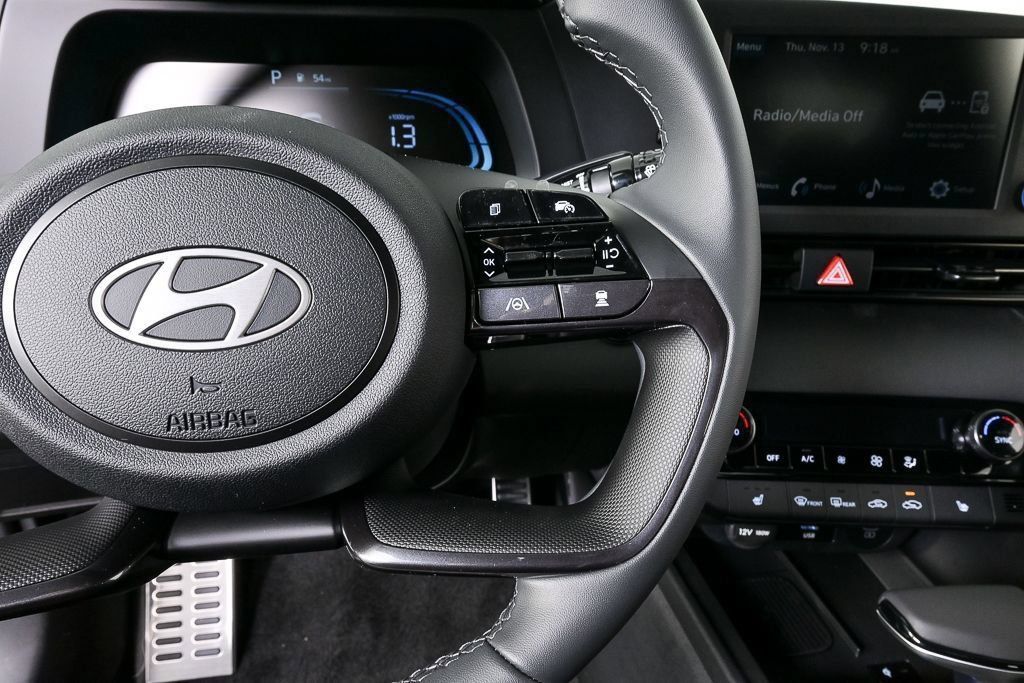 Used 2026 Hyundai Elantra SEL Sport FWD image 7