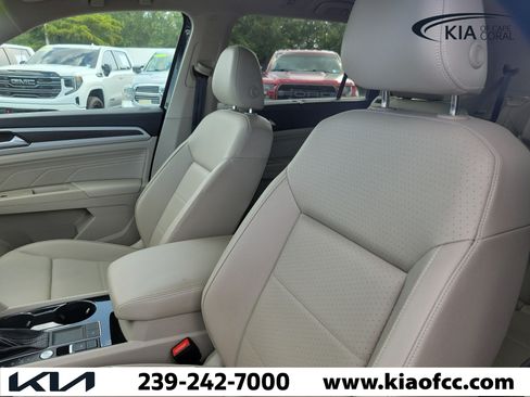 Used 2022 Volkswagen Atlas SE w/ Panoramic Sunroof Package FWD image 18