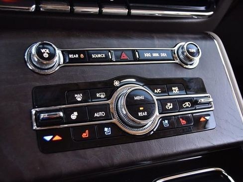 Used 2020 Lincoln Aviator Reserve w/ Elements Package Plus image 17