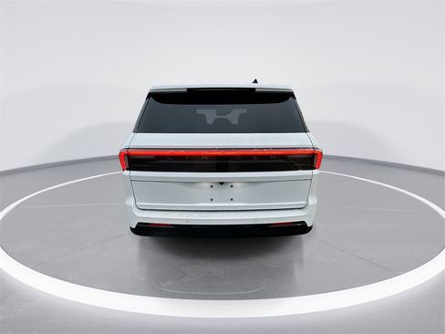 New 2025 Lincoln Navigator Reserve image 7