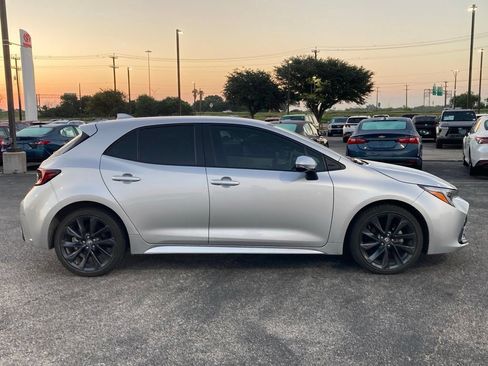 Used 2024 Toyota Corolla XSE FWD image 4