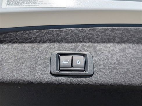 New 2025 Mitsubishi Outlander SE image 27