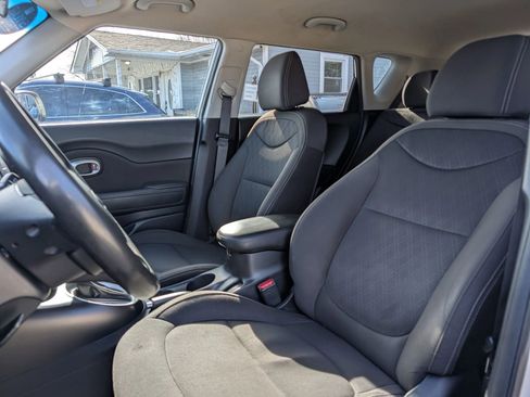 Used 2019 Kia Soul image 18