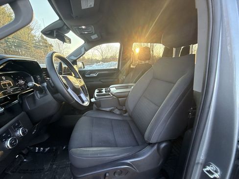 Used 2025 GMC Sierra 1500 Elevation image 11