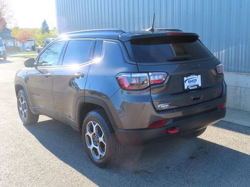 Used 2022 Jeep Compass Trailhawk AWD/4WD image 9
