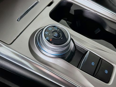 Used 2020 Ford Explorer XLT w/ Equipment Group 202A image 24