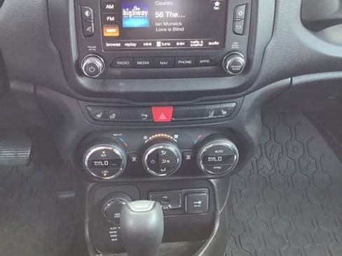 Certified 2017 Jeep Renegade Limited AWD/4WD image 16